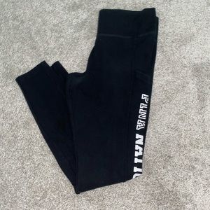 PINK VICTORIA SECRET LEGGINGS